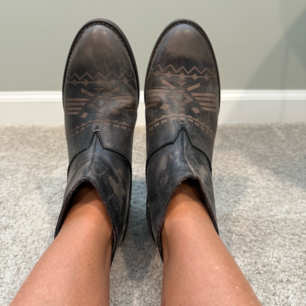 Farylrobin Charcoal Patterned Leather Ankle Booties
